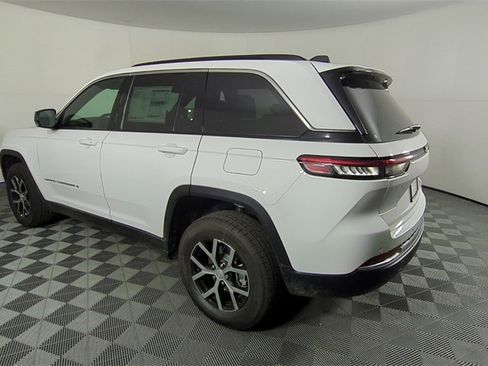 New 2025 Jeep Grand Cherokee Limited image 17