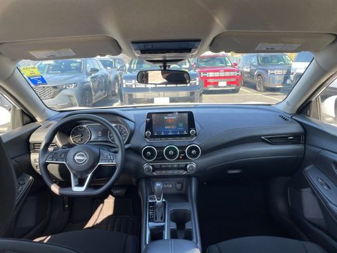 Used 2025 Nissan Sentra SV image 32