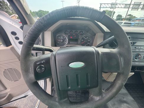 Used 2010 Ford F250 XLT AWD/4WD image 5