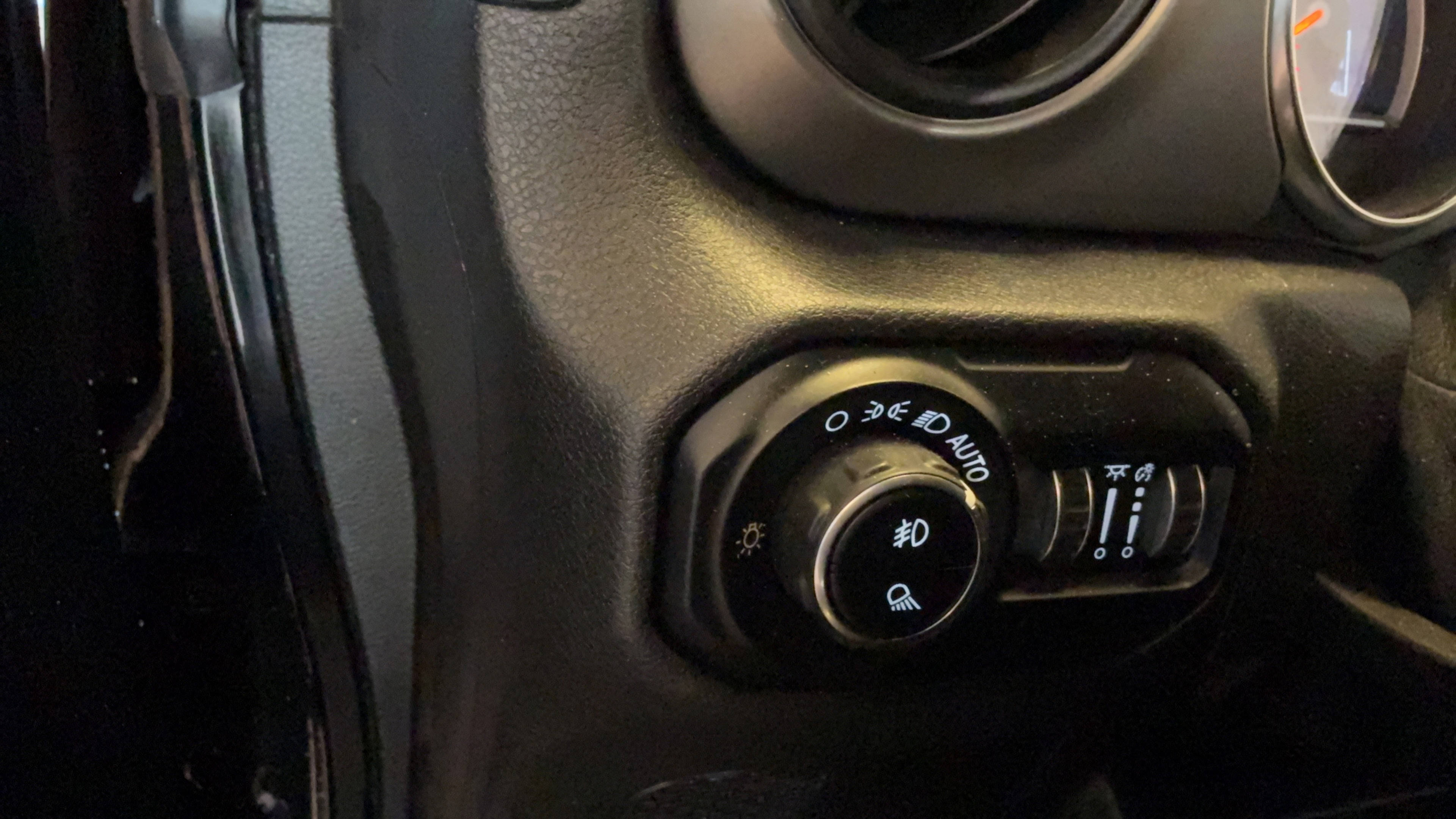 Used 2021 Jeep Gladiator Sport AWD/4WD image 25
