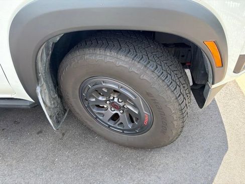Used 2025 Nissan Frontier Pro-X w/ Pro Convenience Package RWD image 12