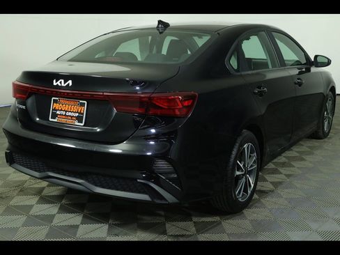 Used 2024 Kia Forte LXS image 2