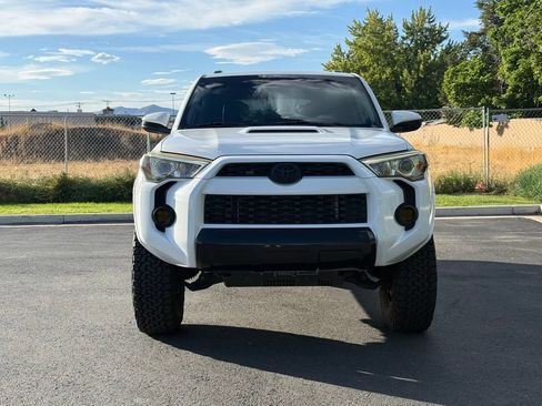 Used 2019 Toyota 4Runner TRD Off-Road AWD/4WD image 5