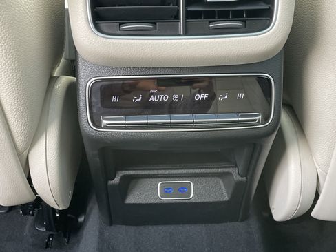 New 2026 Mercedes-Benz GLS 450 4MATIC image 39