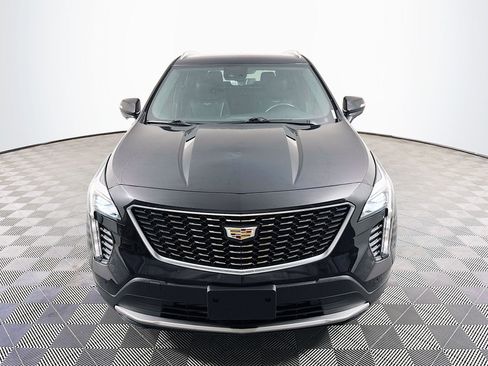Used 2022 Cadillac XT4 Premium Luxury w/ Enhanced Visibility Package image 2