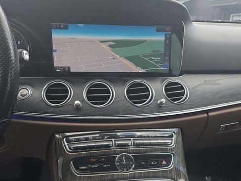 Used 2017 Mercedes-Benz E 300 E 300 image 4