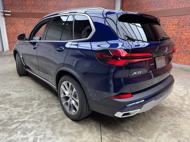 Used 2026 BMW X5 xDrive40i AWD/4WD image 3