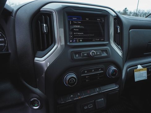 Used 2025 Chevrolet Silverado 1500 W/T w/ WT Value Package image 18