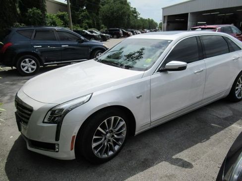 Used 2018 Cadillac CT6 Luxury AWD/4WD image 11