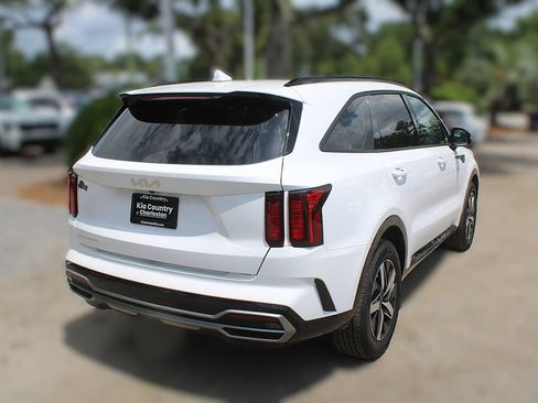 Certified 2023 Kia Sorento S w/ Panoramic Sunroof Package FWD image 7