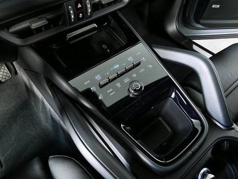 New 2026 Porsche Cayenne AWD/4WD image 18