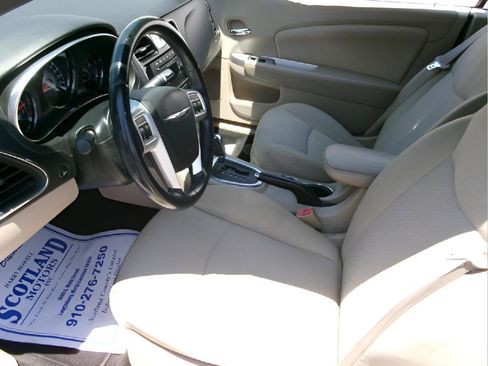 Used 2013 Chrysler 200 Touring FWD image 12