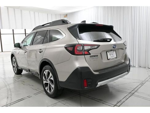 Used 2020 Subaru Outback Limited image 4