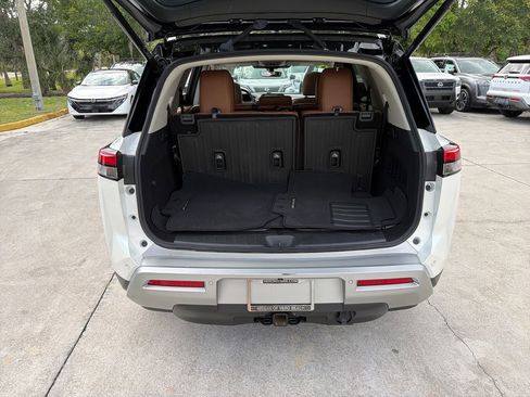 Used 2024 Nissan Pathfinder Platinum w/ Cargo Package AWD/4WD image 39