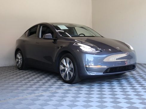 Used 2021 Tesla Model Y Long Range AWD/4WD image 6