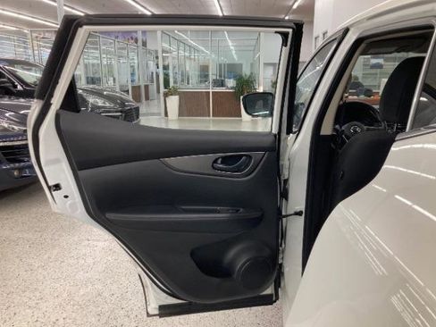 Used 2019 Nissan Rogue Sport S image 28