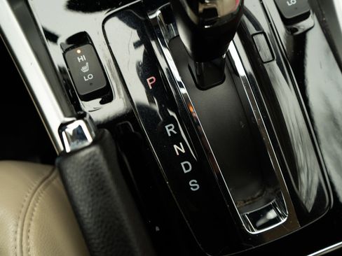 Used 2016 Honda Accord EX-L image 29