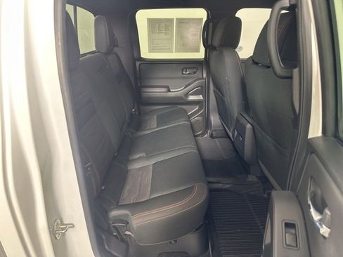 Used 2022 Nissan Frontier PRO-4X w/ Technology Package image 18