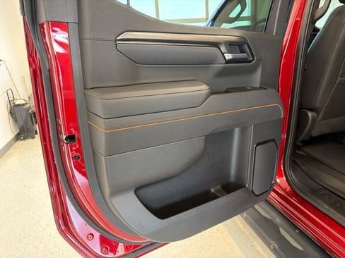 Used 2025 GMC Sierra 1500 AT4 w/ Technology Package AWD/4WD image 45