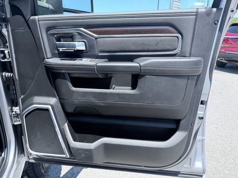 Used 2024 RAM 2500 Laramie AWD/4WD image 34