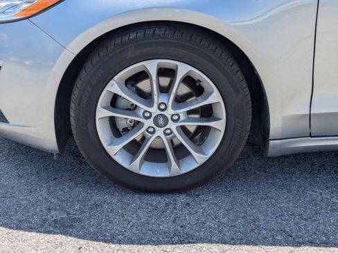 Certified 2020 Ford Fusion SE FWD image 11