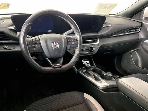 Used 2024 Buick Envista Preferred w/ Advanced Safety Package FWD image 4