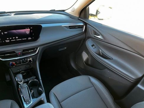 Used 2025 Buick Encore GX Preferred image 13