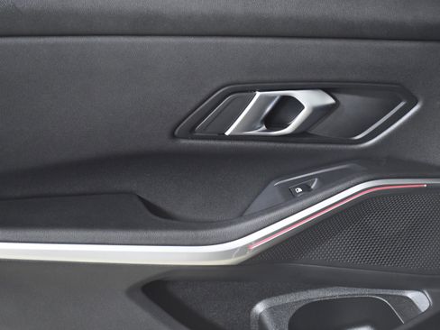 Used 2025 BMW 330i Sedan image 24