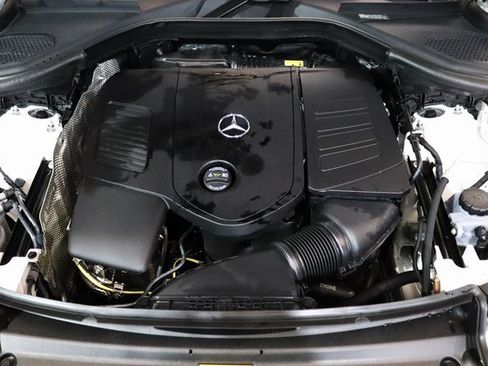 Used 2025 Mercedes-Benz GLC 350e 4MATIC w/ AMG Line image 28