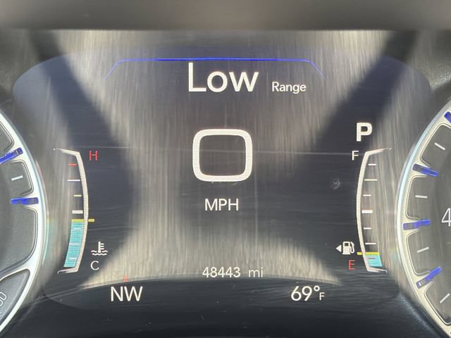 Used 2024 Chrysler Pacifica Touring-L FWD image 12