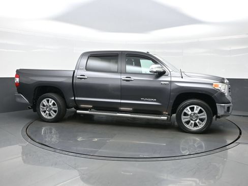 Used 2017 Toyota Tundra SR5 w/ SR5 Upgrade Package AWD/4WD image 7