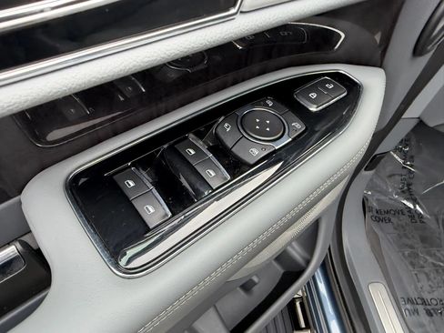 Used 2019 Lincoln Navigator Reserve AWD/4WD image 14