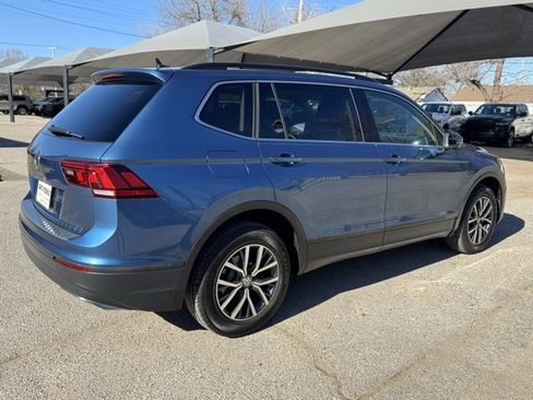 Used 2019 Volkswagen Tiguan SE w/ Panoramic Sunroof Package image 6