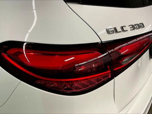 Used 2023 Mercedes-Benz GLC 300 4MATIC image 23