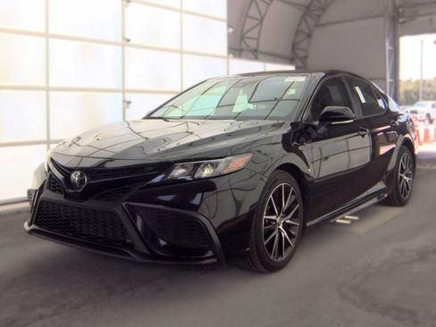 Used 2024 Toyota Camry SE FWD image 1