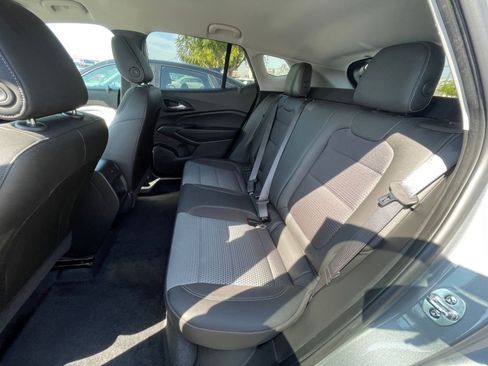 Used 2025 Chevrolet Trax LT w/ LT Convenience Package image 27