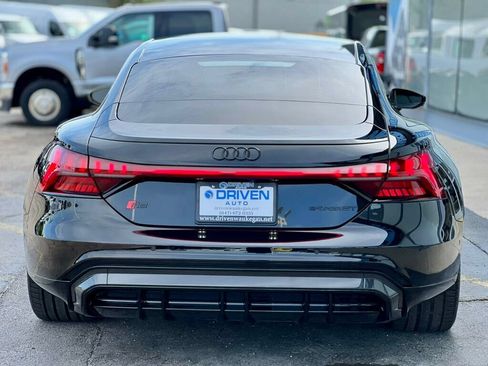 Used 2024 Audi RS e-tron GT w/ Carbon Performance Package AWD/4WD image 4