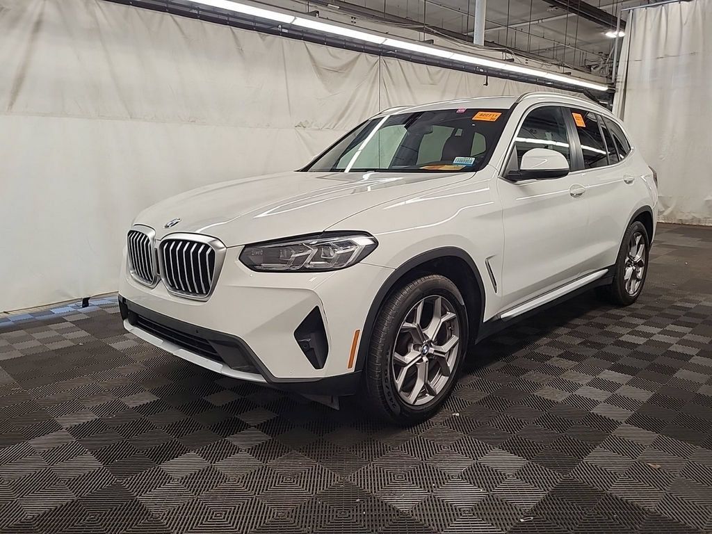 Used 2022 BMW X3 xDrive30i AWD/4WD image 2