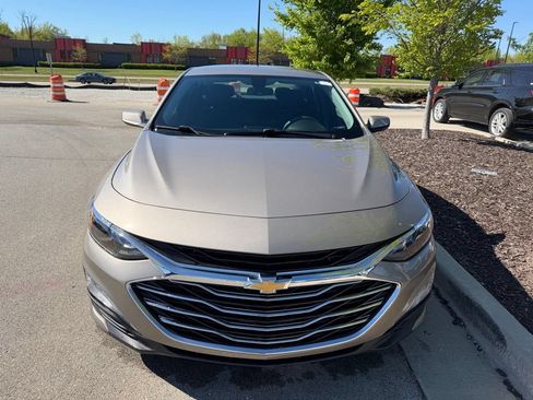 Used 2022 Chevrolet Malibu LT FWD image 3