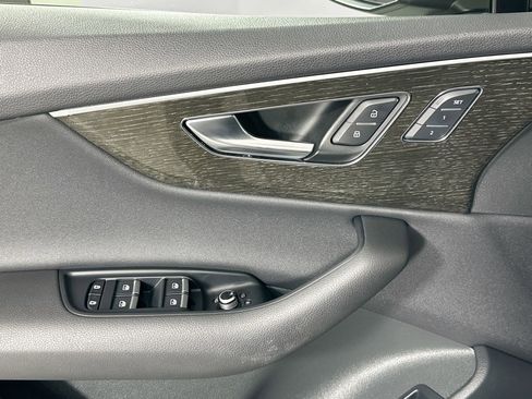 Used 2021 Audi Q7 3.0T Premium w/ Convenience Package image 18