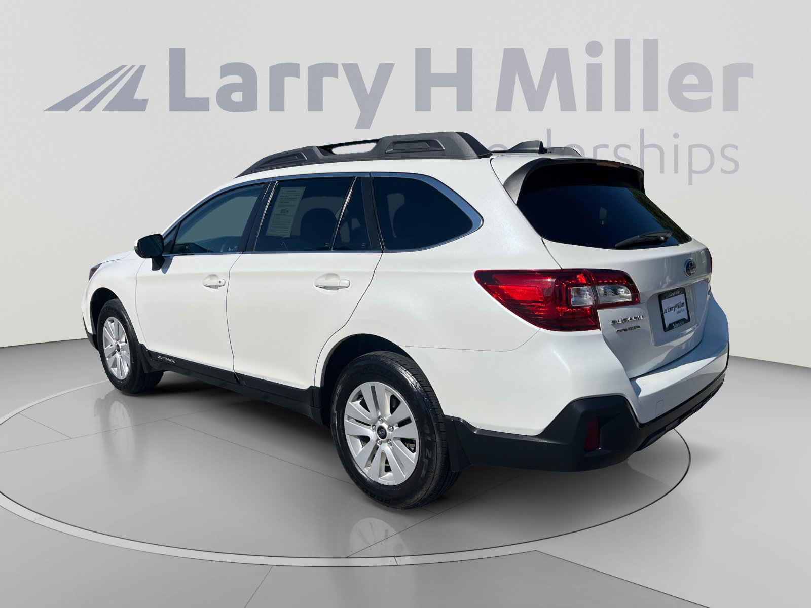 Used 2019 Subaru Outback 2.5i Premium AWD/4WD image 3