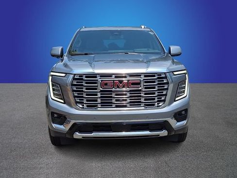 Used 2025 GMC Yukon XL Denali AWD/4WD image 2