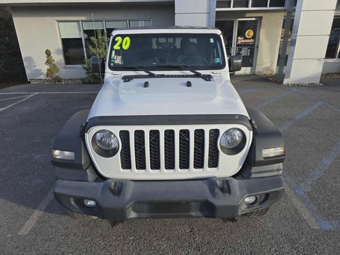 Used 2020 Jeep Gladiator Sport w/ Quick Order Package 24S image 9