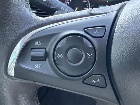 Used 2017 Buick LaCrosse Preferred image 29