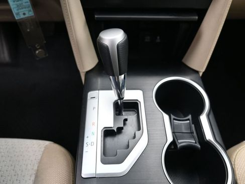 Used 2012 Toyota Camry LE image 24