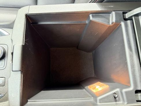 Used 2022 Chevrolet Traverse RS image 22