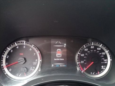 Used 2022 Toyota Highlander LE FWD image 20