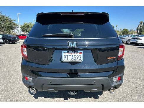 Used 2025 Honda Passport TrailSport image 4