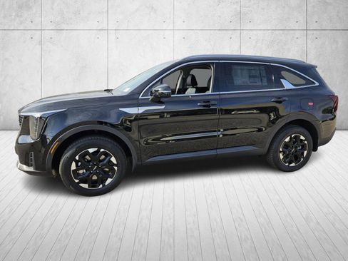 New 2026 Kia Sorento S image 3