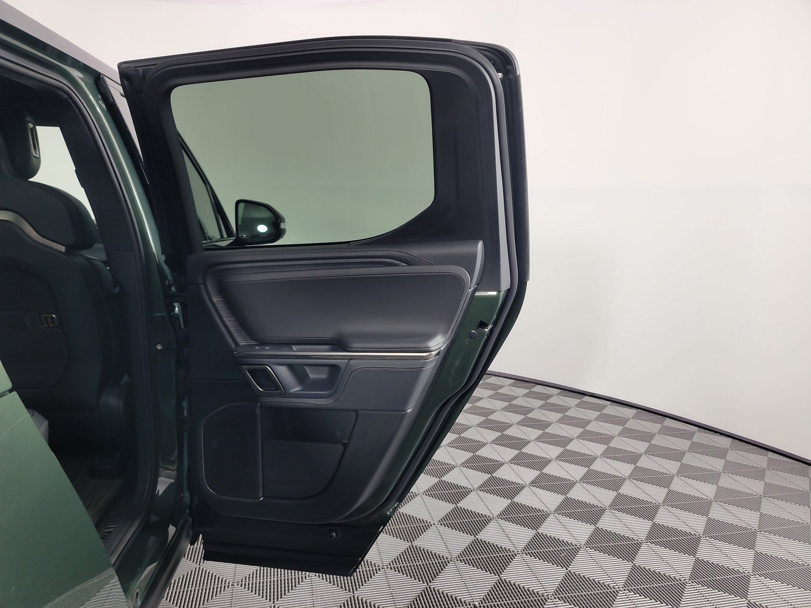 Used 2023 Rivian R1T Launch Edition AWD/4WD image 19